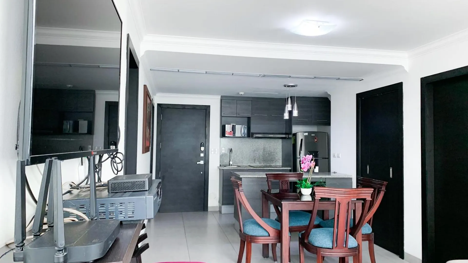 Depa Piso Alto Frente Al Mall Del Sol Guayaquil Apartmán